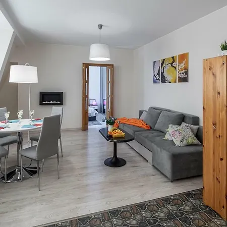 Old Town Souvenir Apartment