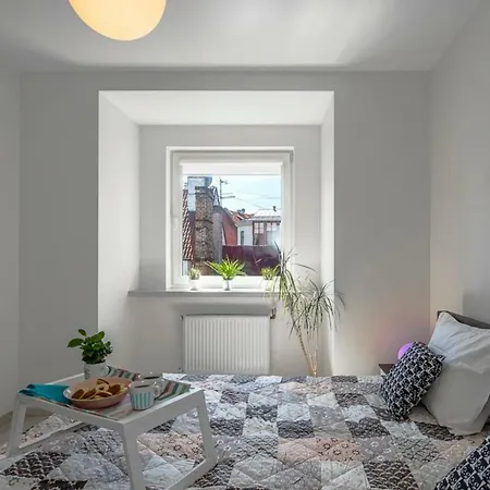 Old Town Souvenir Апартаменти *